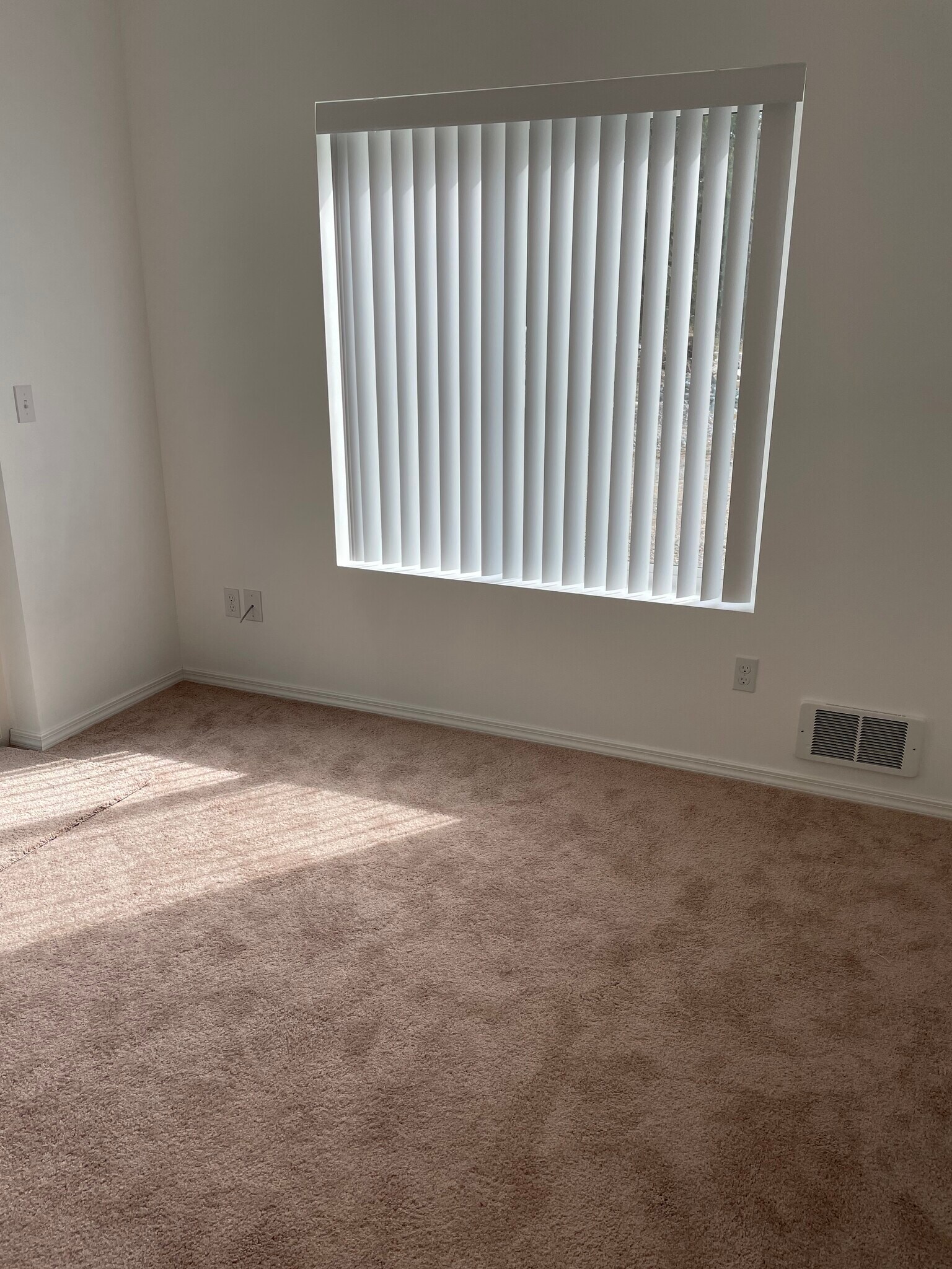 Building Photo - 18429 Crestwood Way