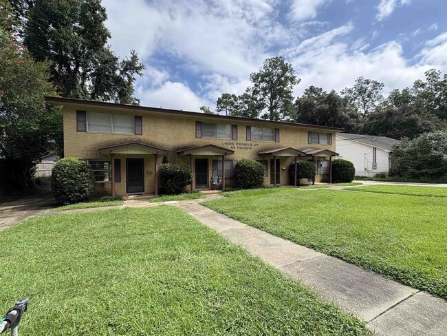 Primary Photo - 828 Ingleside Ave