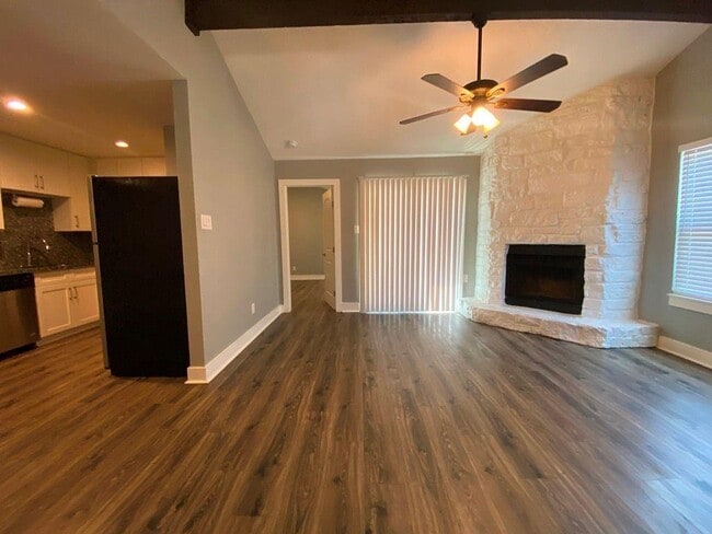 Building Photo - 3411 Lynridge Dr