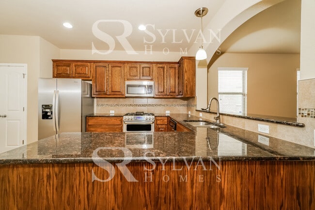 Building Photo - Prepare to be impressed by this 3 bedroom, 2 bathroom home