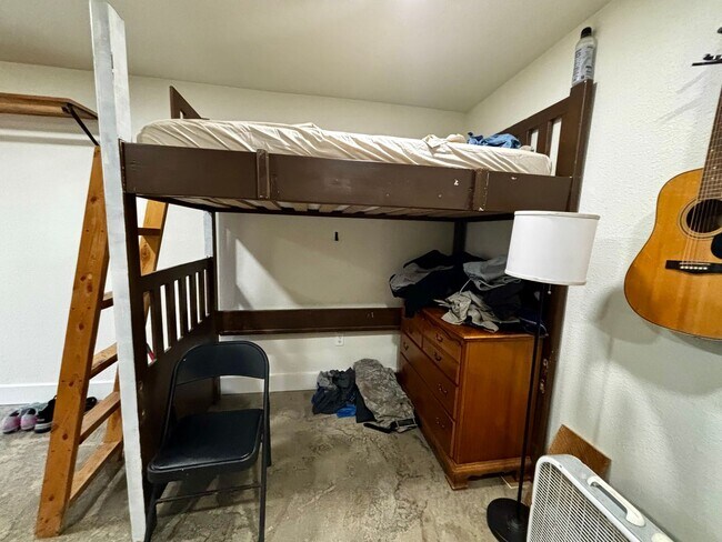 Building Photo - 505 W C St