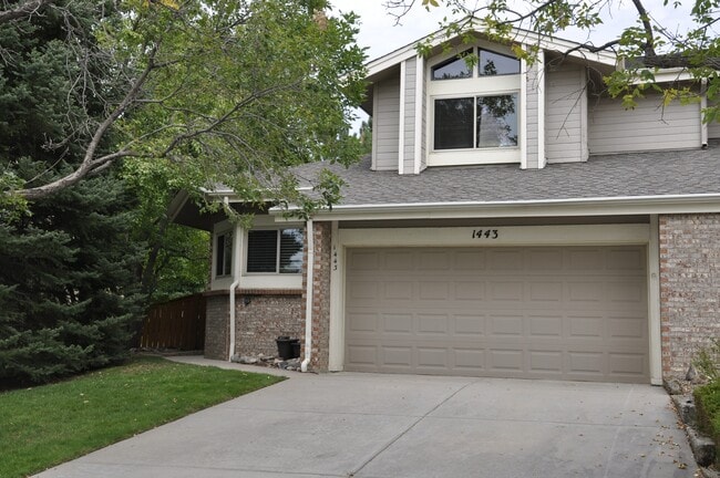 Primary Photo - 1443 Briar Cir