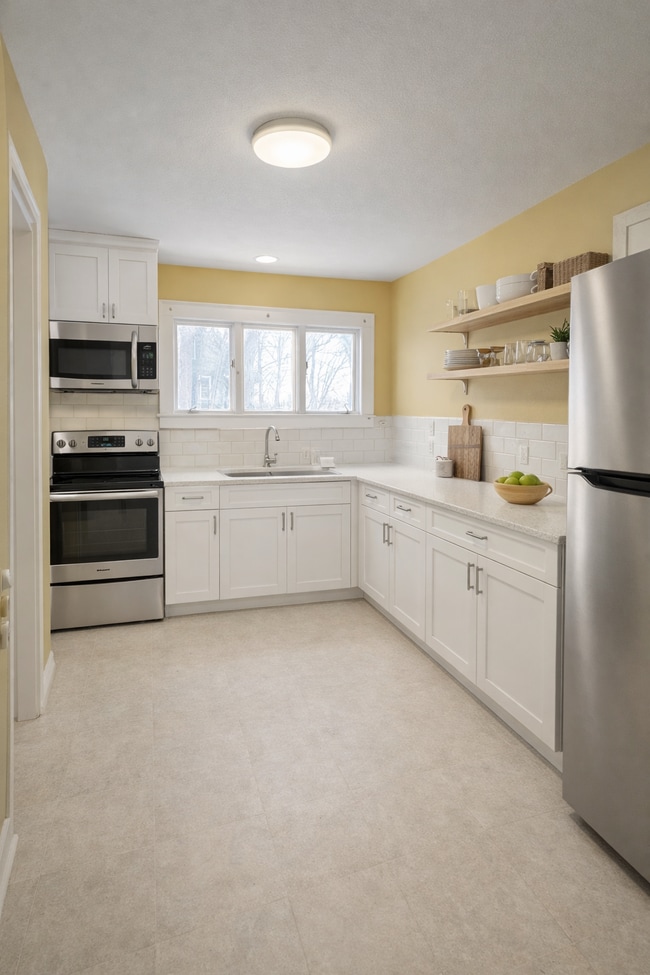 Building Photo - 831 Lancaster Ave