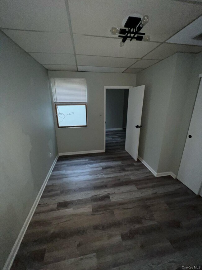 Building Photo - 308 Maple Ave