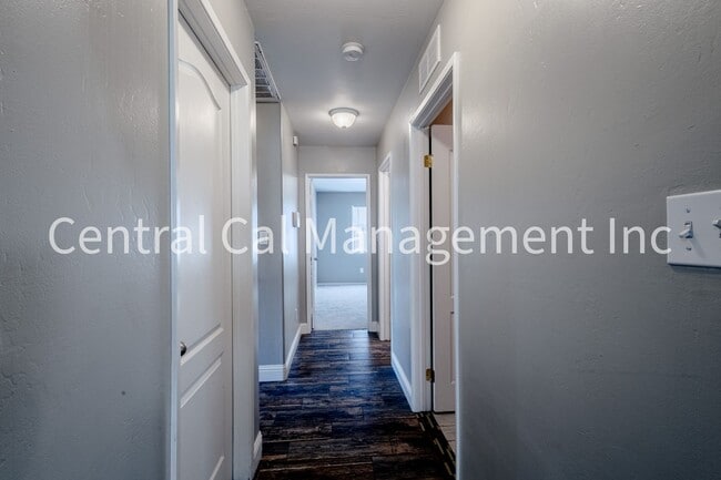 Building Photo - 4 Bedroom/2 Bath Home in the Southwest - $2495 per month!