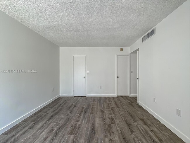 Building Photo - 17570 Atlantic Blvd