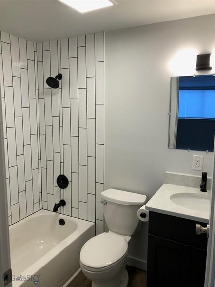 Building Photo - 215 S 19th Ave