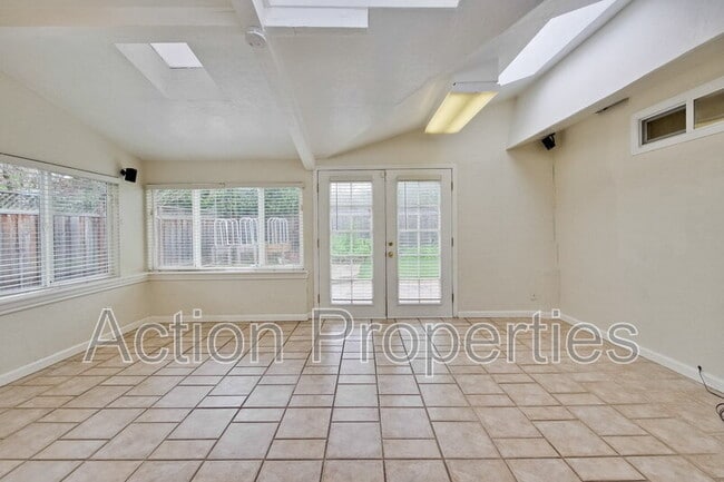 Building Photo - 1630 Alison Ave