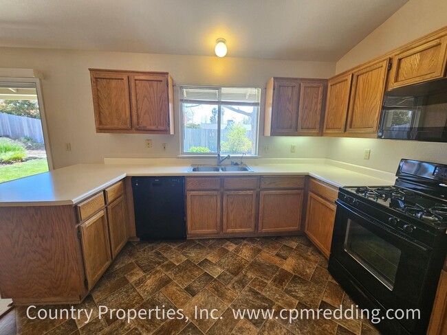 Building Photo - Light & Bright 3-Bedroom House in Ravenwood Subdivision Available Now!