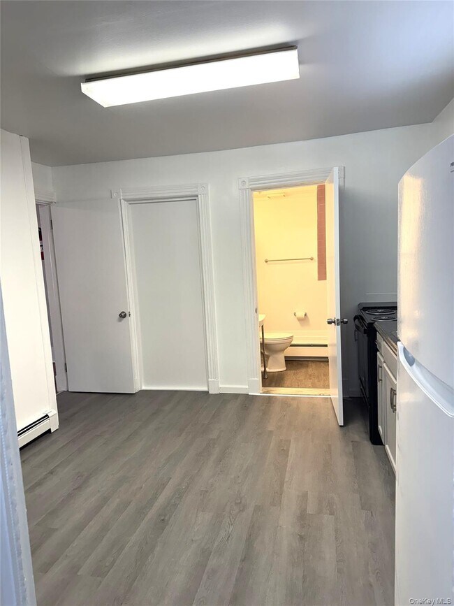 Building Photo - 43 Linden Ave