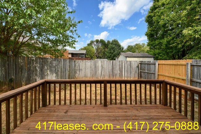 Building Photo - 1257 E Lakewood St