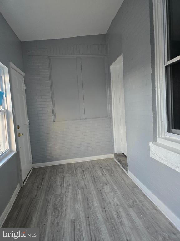 Building Photo - 211 Spruce St