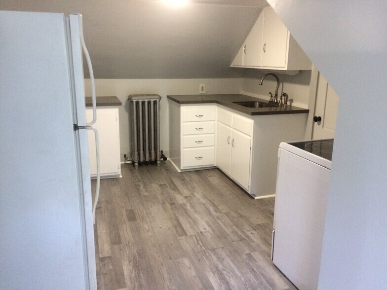 Kitchen - 28 Newbury St