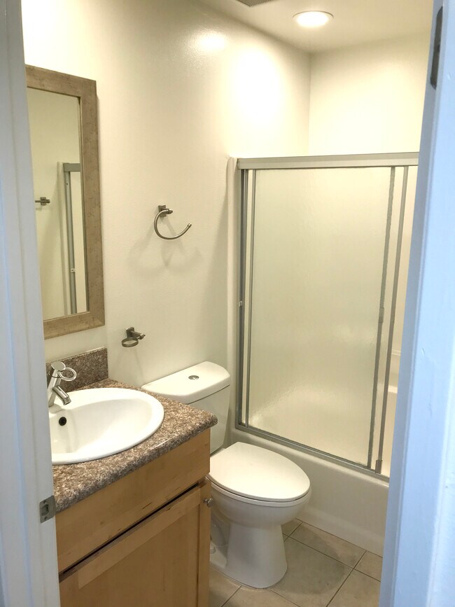 Hall Bathroom - 5330 Satsuma Ave