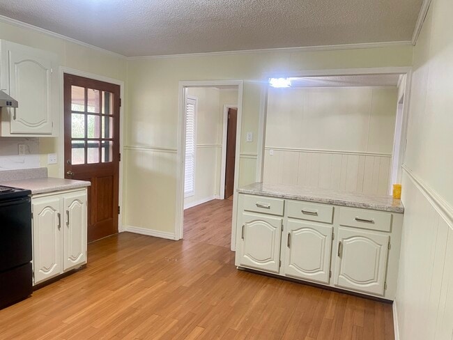 Building Photo - 400 Manchester St