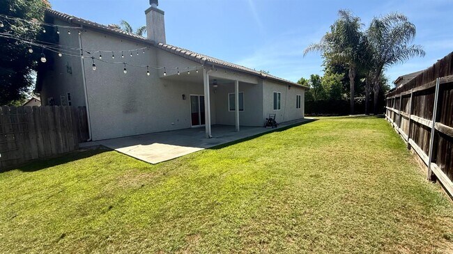 Building Photo - 1548 W Hampton Cir