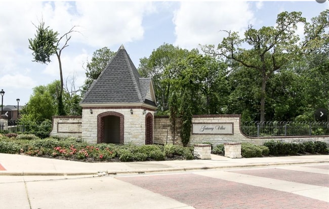 Building Photo - Spacious 2 Bed/2.5 Bath Condo in Prime Location!