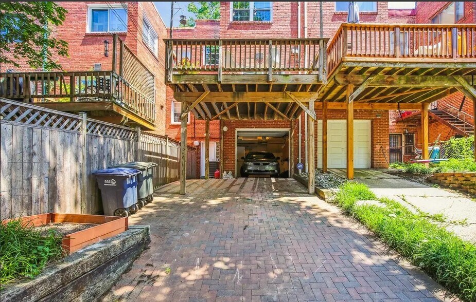 Building Photo - 1770 Hobart St NW