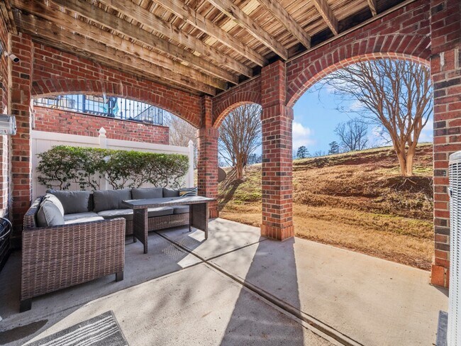 Building Photo - 2947 Imperial Oaks Dr