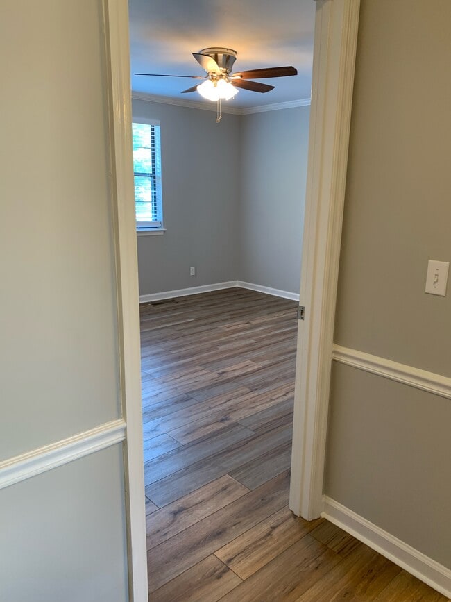 Building Photo - 830 Brentwood Pointe