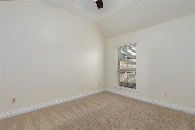 Building Photo - 2735 Rosepoint Ct