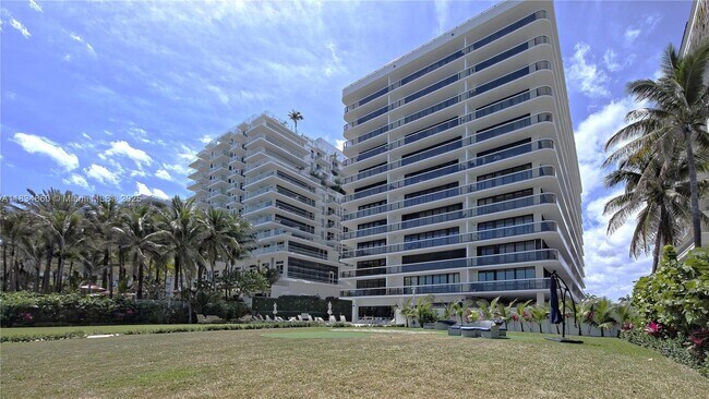 Building Photo - 9455 Collins Ave