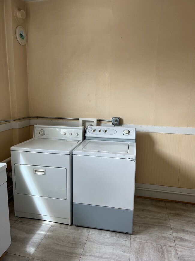 Building Photo - 319 S Excelsior Ave