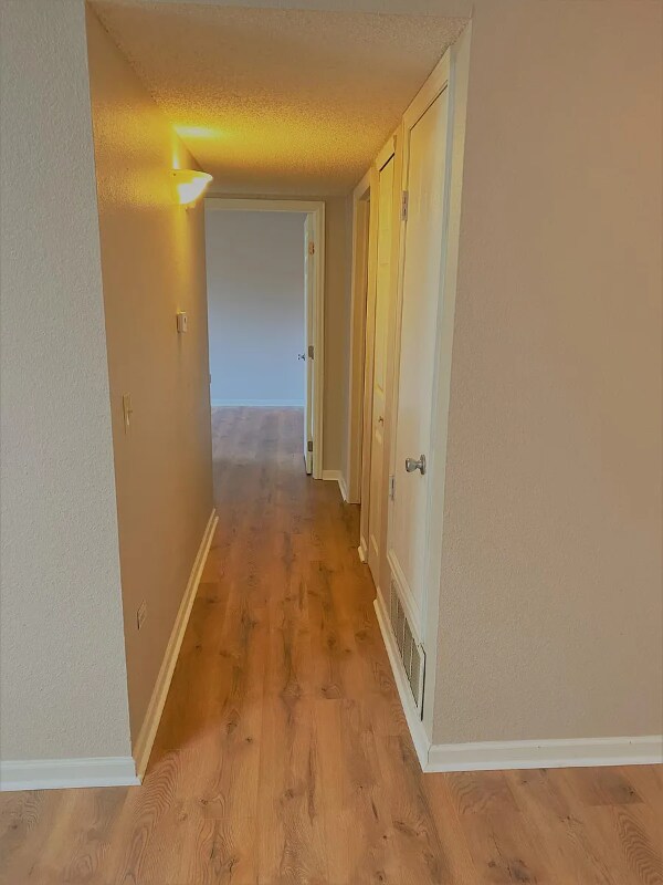 Building Photo - 8225 Fairmount Dr