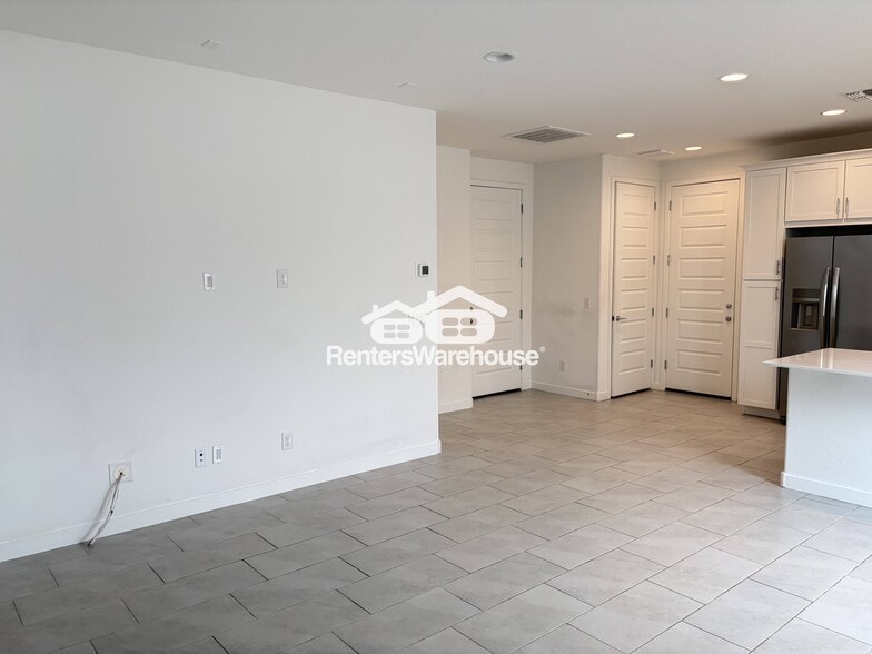 Building Photo - 4152 E Austin Dr