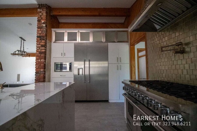 Building Photo - 11619 Lerdo Ave