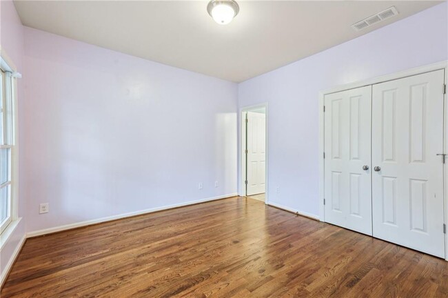Building Photo - 737 St Charles Ave NE