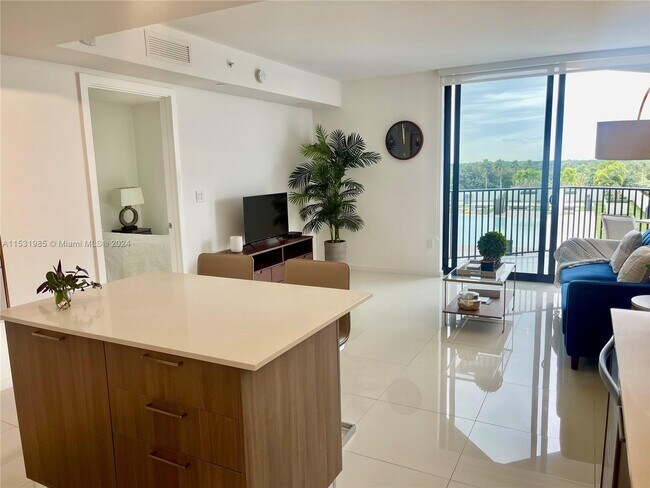 Primary Photo - 5252 NW 85th Ave