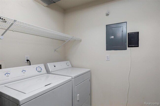 Building Photo - 2620 Greenstone Blvd