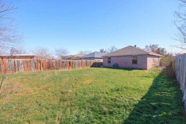 Building Photo - Charming 3-Bedroom Home Near Lackland AFB!