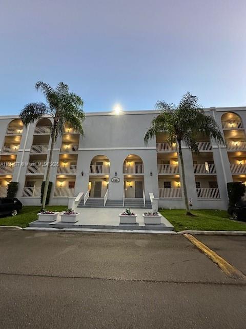 Building Photo - 7980 N French Dr
