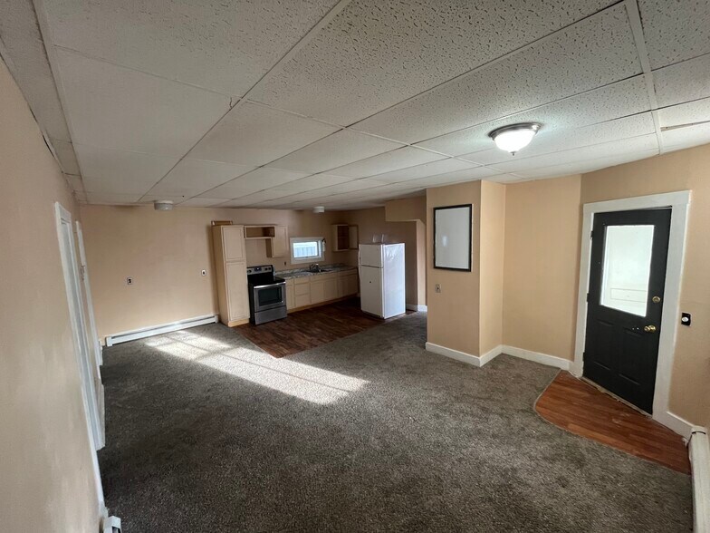 Building Photo - 9 Commercial St