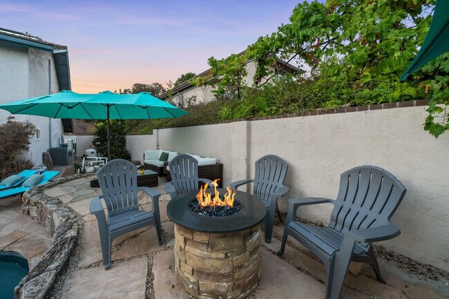 Building Photo - 9737 Benavente Pl