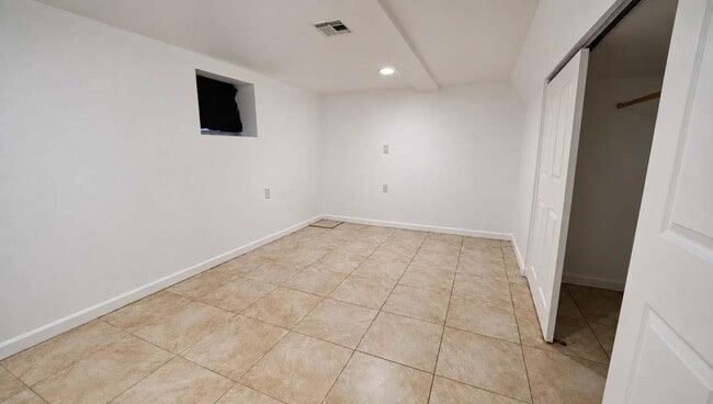 Building Photo - 275 Avenue A