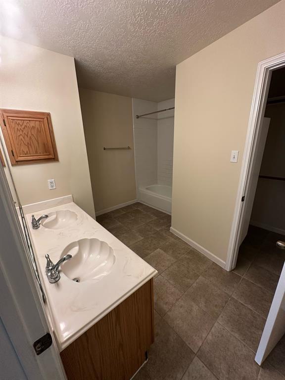 Building Photo - 10326 Bushy Creek Dr