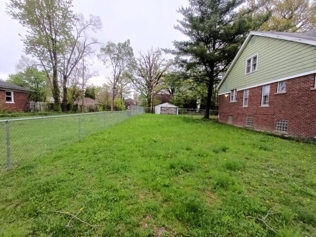 Building Photo - 4 bedroom 2 bath brick colonial NOW AVAILA...