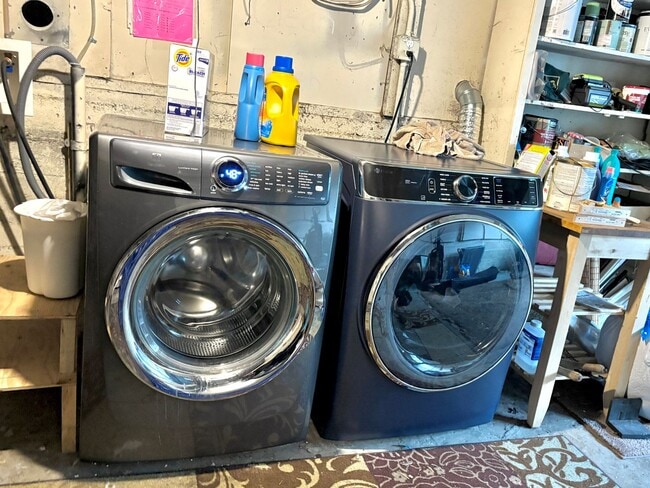 Building Photo - STARM02