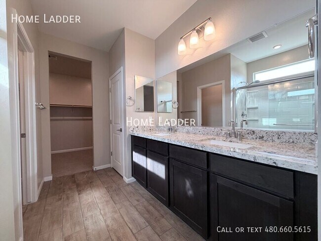 Building Photo - 1997 E Wetleaf Pl