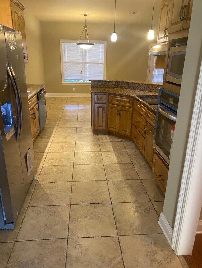 Building Photo - 7888 Park Pl Dr S