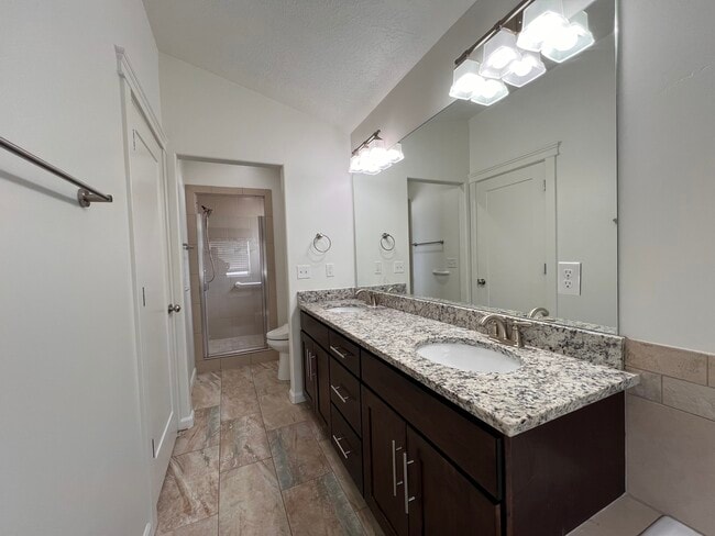 Building Photo - 611 W 650 S