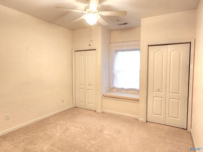 Building Photo - 93 Fernbrook Ct