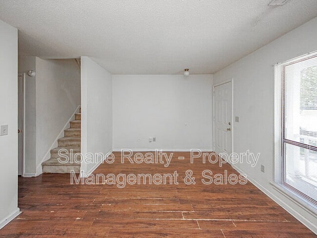 Building Photo - 1408 D Camp Rd