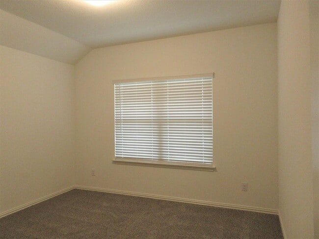 Building Photo - Carneros Ranch 3-bedroom/2-bath Home - Leander ISD