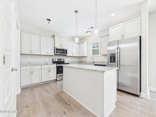 Building Photo - 478 Atwood Dr