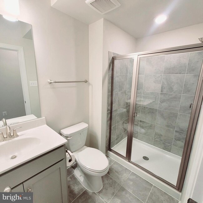 Building Photo - 6 Garden Meadow Pl