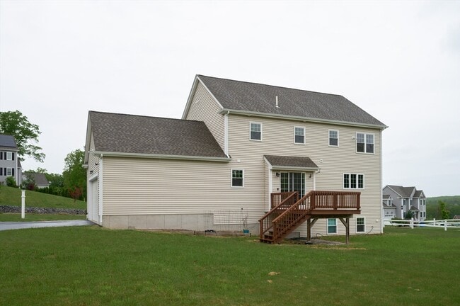 Building Photo - 7 Willow Brook Ln